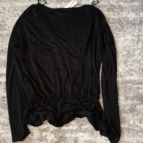 Black V-neck blouse - Picture 4 of 4